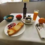 Dona Carmen בית הארחה